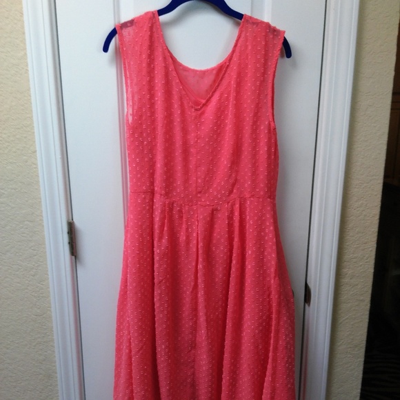 Isaac Mizrahi Short Sleeve Swiss Dot Lined Dress - Picture 2 of 8